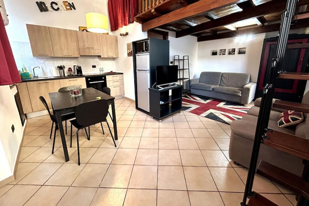 Appartement Grazioso Loft A 5 Minuti Dal Centro Di Torino Extérieur photo